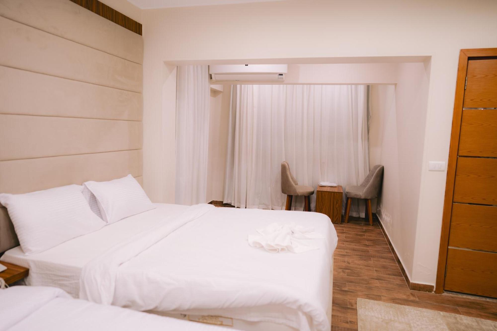 Tuya Pyramids Inn Kafrat al Jabal Exterior photo